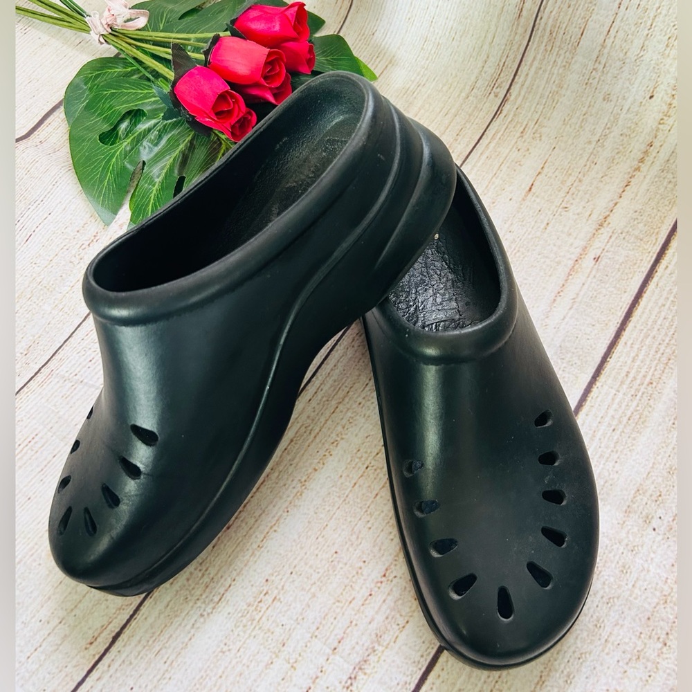 Klogs USA Women’s Black Perforated Genuine Polyurethane Slip On Clogs Shoes